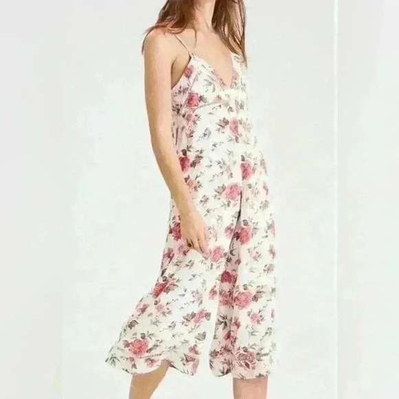 American Eagle White Pink floral jump Suit Romper Wide legged Boho size 2 - Picture 1 of 12